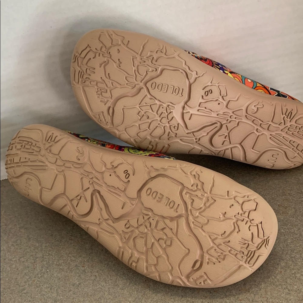 UIN Blossom Multicolor Patterned Women's Slipon Shoe - Picture 5 of 6